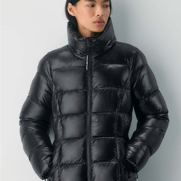 Aritzia The Super Puff™ The SuperSnug Puff™ Long - Hi-Gloss BLACK Small NWT - Picture 2 of 15